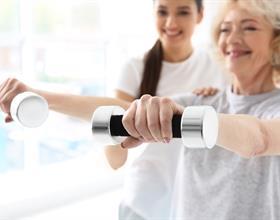 Osteoporoz Günlük Yaşamımızı Nasıl Etkiler_Saglikli-Beslenme-ve-Egzersiz